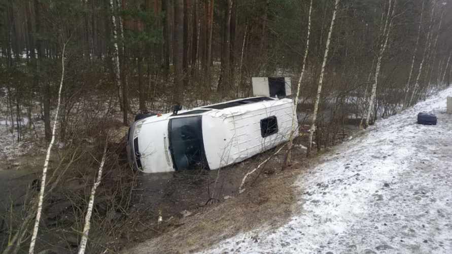 В Гомельской области перевернулась маршрутка с пассажирами