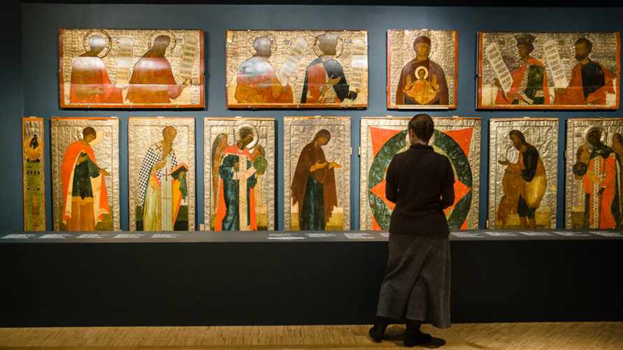 В России решили делать лекарства из икон