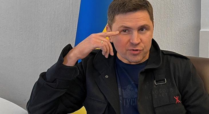 Советник Зеленского объяснил, зачем Россия обвинила Украину в хранении оружия на АЭС