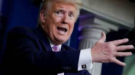 Трамп предрек ядерную войну из-за поставок танков Украине