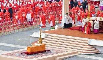 В Ватикане начались похороны Папы Римского