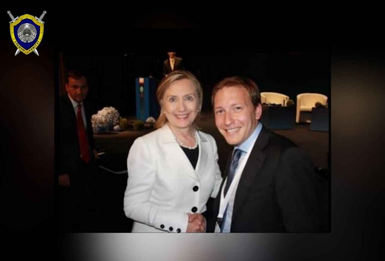 СК объявил Дмитриева "экс-политиком" и обвинил в экстремизме и встрече с Клинтон