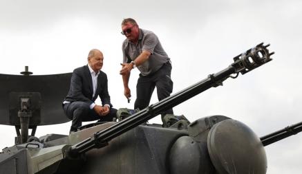 Запад загнал Шольца в угол. Германия даст добро на поставки танков в Украину?