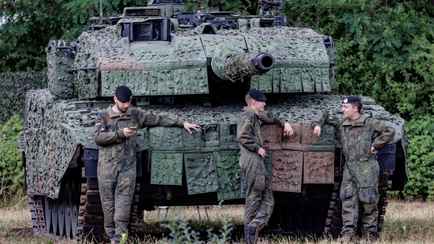 Германия разрешила отправлять в Украину танки