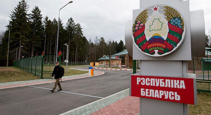 Лукашенко приказал впускать обратно уехавших из страны белорусов на индивидуальной основе