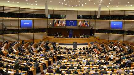 Новые санкции ЕС против Беларуси затронут уголь, авиацию и технологии — Bloomberg