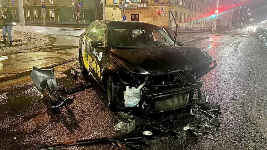 В Минске из-за жесткого столкновения авто пострадали 4 человека