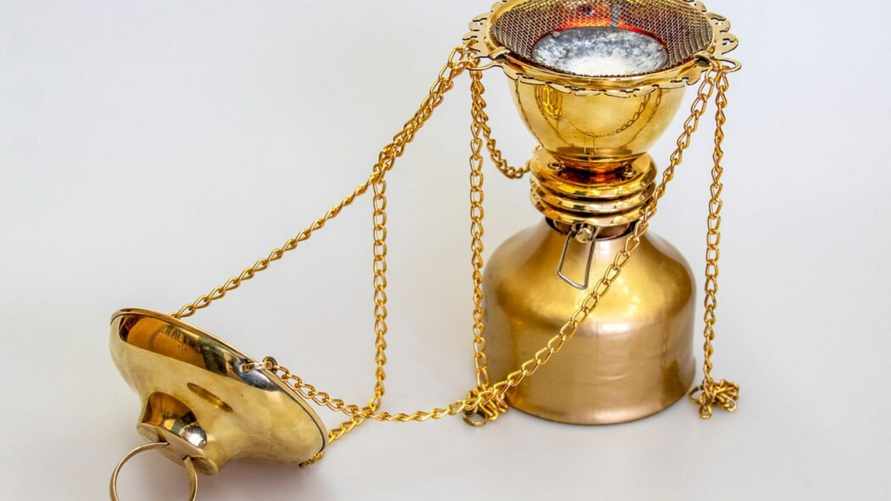 Российские ученые похвалились инновационным кадилом