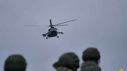 В Беларуси военных высадили из летящих вертолетов без парашютов