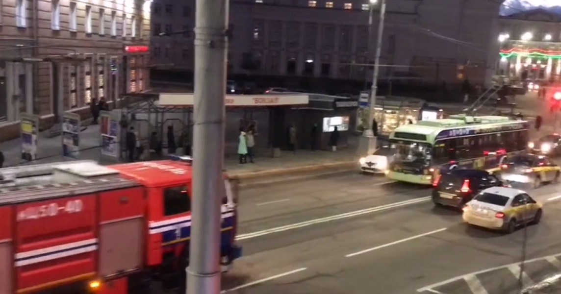 В центре Гомеля вечером внезапно остановились троллейбусы