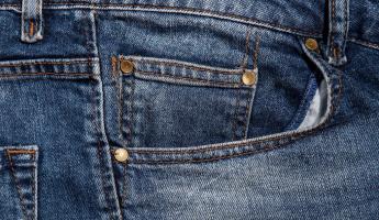 Зачем в джинсах нужен маленький карман? Он появился еще в 19 веке