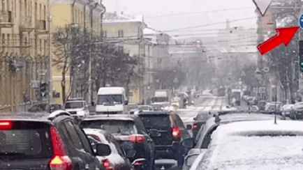 В Минске установили необычные светофор и знак