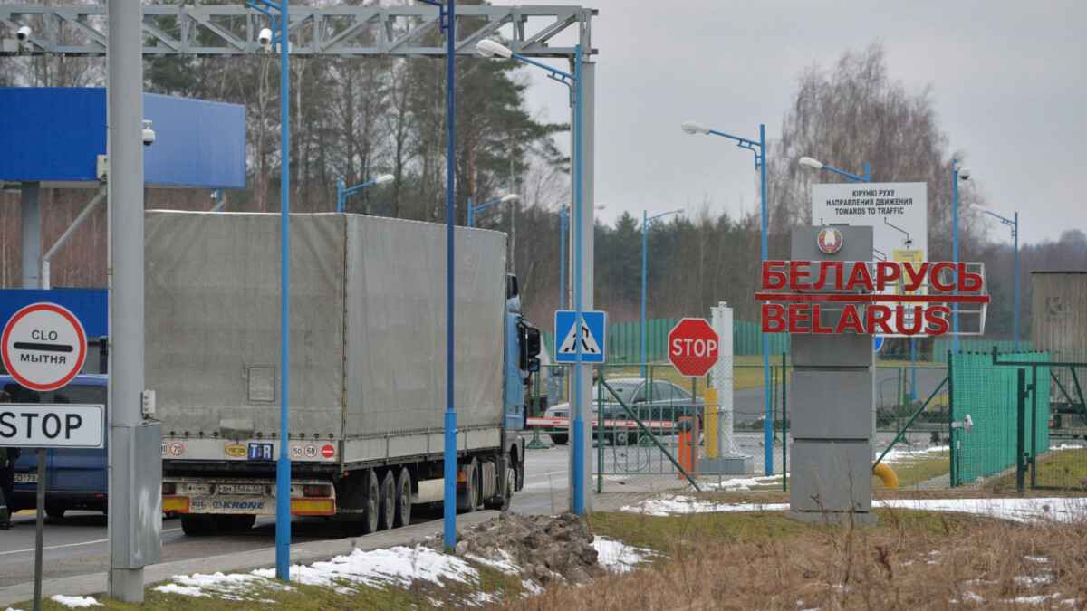 На белорусской границе стали расти очереди в ЕС