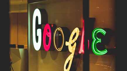 Инвесторы Google потеряли 100 млрд долларов из-за «космической» ошибки его искусственного интеллекта