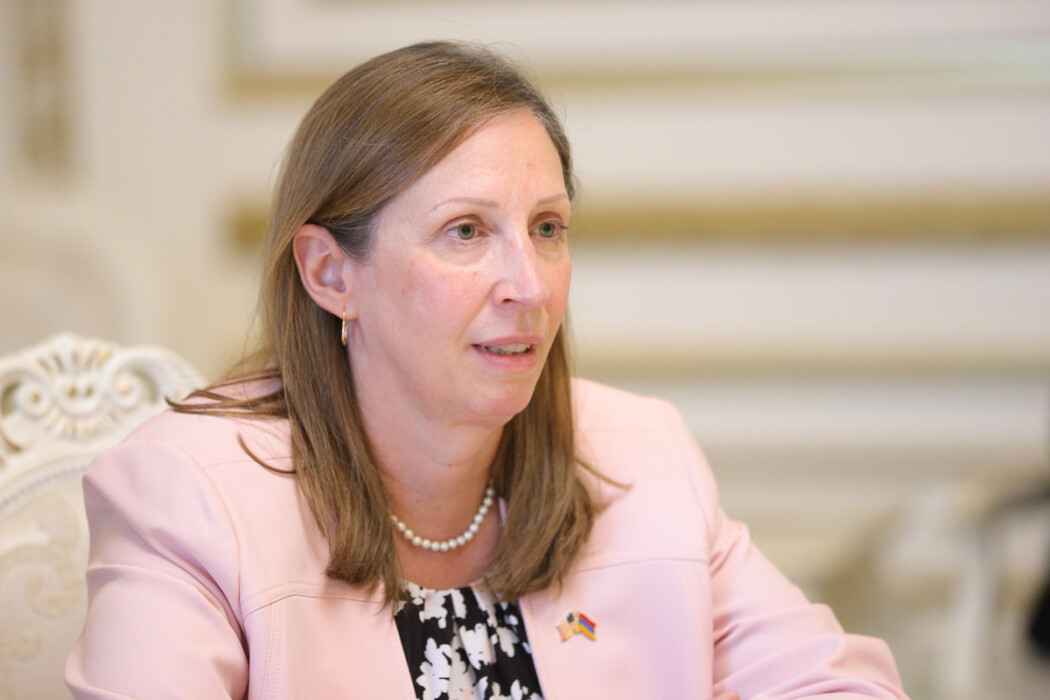 Посол США в России Линн Трейси