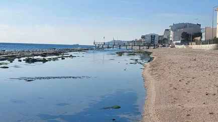 В Стамбуле Мраморное море внезапно отступило на 15 метров