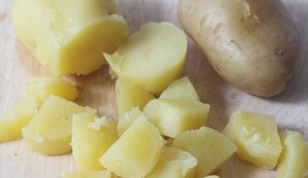 Что сделать, чтобы картошка не темнела? Добавьте это