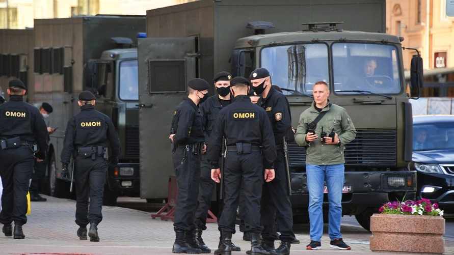 Лукашенко разрешил силовикам получать жилье бесплатно