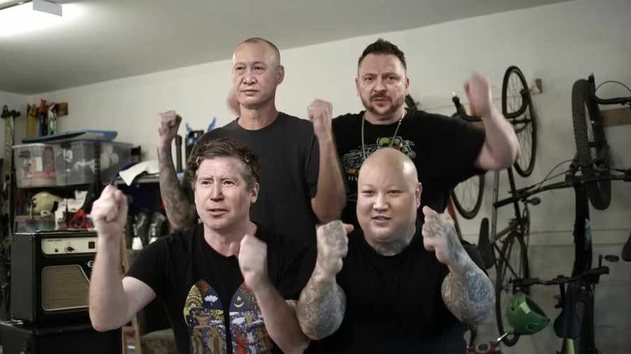 Limp Bizkit устроила в гараже "саммит" Зеленского, Путина и Байдена