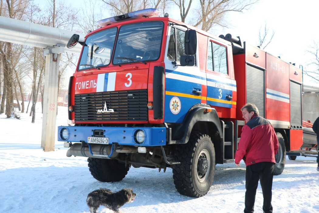 В Гомеле такси с пассажиром провалилось под лед