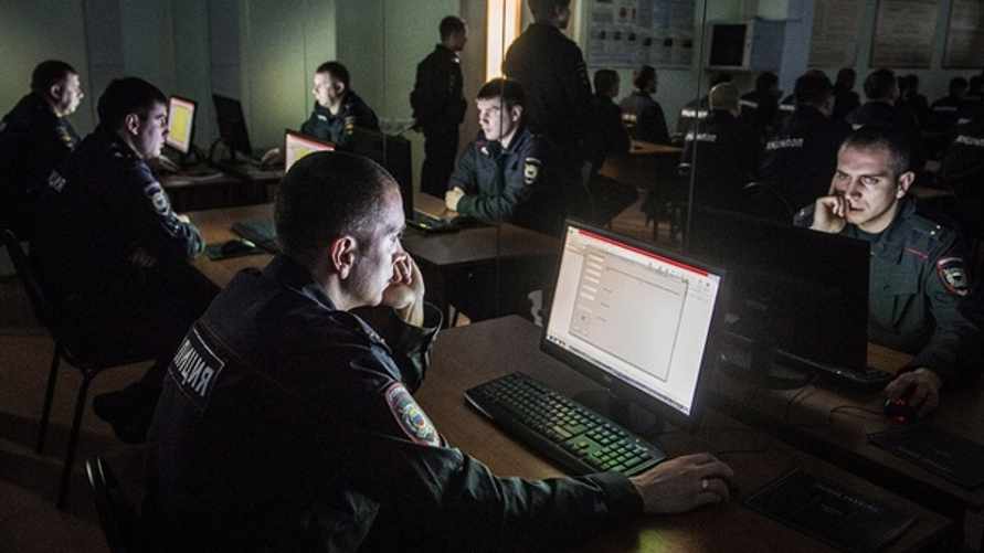 Власти России запустили автоматический поиск экстремизма и пропаганды ЛГБТ в Интернете