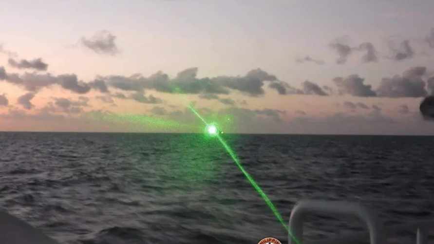 Китайский пограничный корабль применил боевой лазер