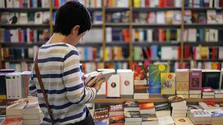 В России вместо зарубежных книг решили издавать их пересказы — «Ъ»