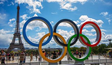 Правительство Франции пообещало летом принять решение о не/допуске на Олимпиаду-2024 белорусов и россиян