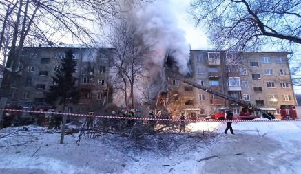 В Новосибирске обрушился подъезд пятиэтажки после взрыва