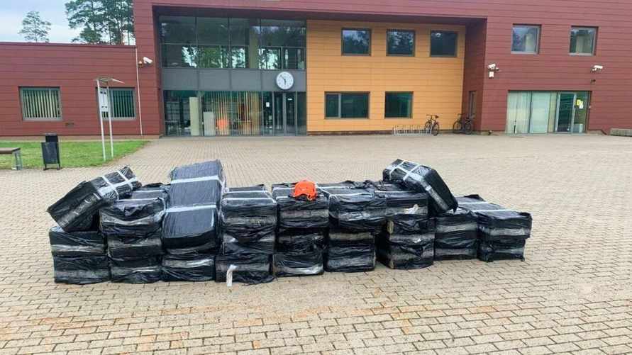 На фото: контрабандные сигареты из Беларуси/ Таможня Литвы