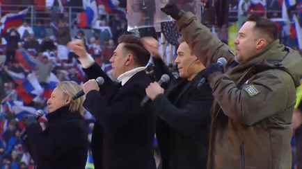 «Не побоюсь по локоть руки в кровь запачкать» — О чем пели на концерте с Путиным в Москве