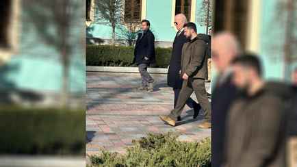 Появилось видео, что сделали Зеленский и Байден, когда завыли сирены в Киеве