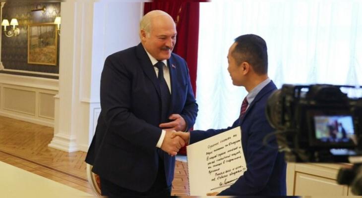 Лукашенко снова заявил, что он потомок украинцев