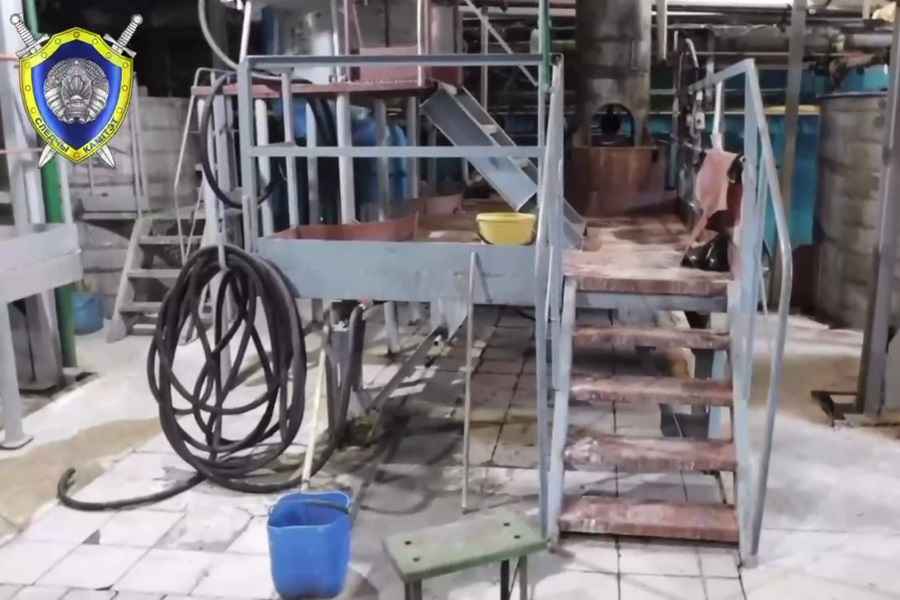 В Бобруйске работница завода вылила на себя ведро серной кислоты