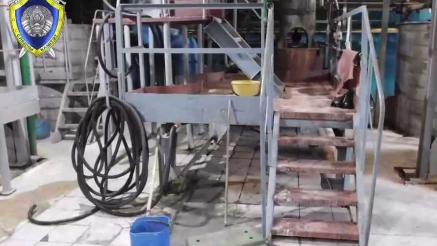 В Бобруйске работница завода вылила на себя ведро серной кислоты