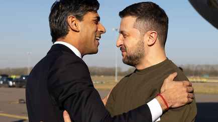 Зеленский прибыл в Великобританию