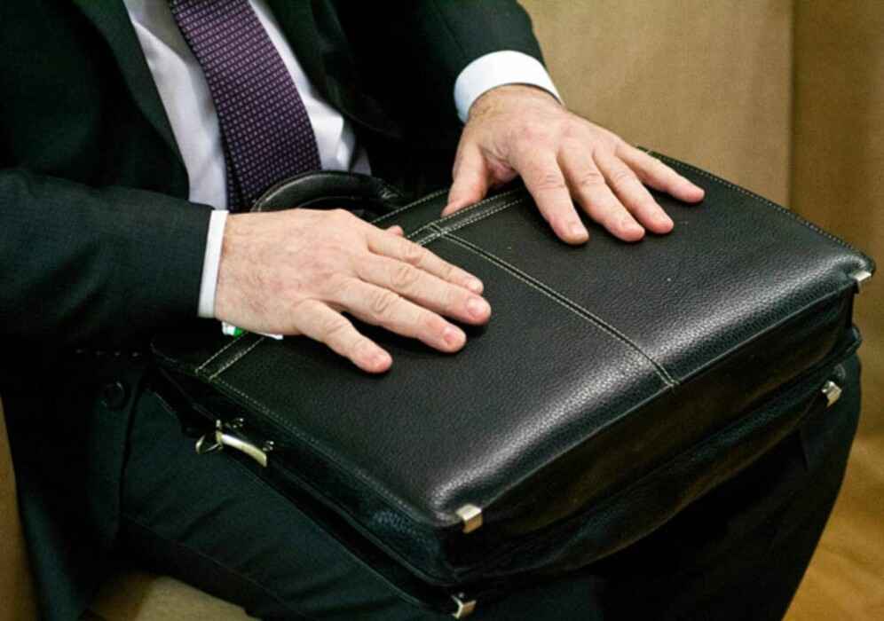 Белорусы скоро смогут отличить чиновников с первого взгляда — Новый указ