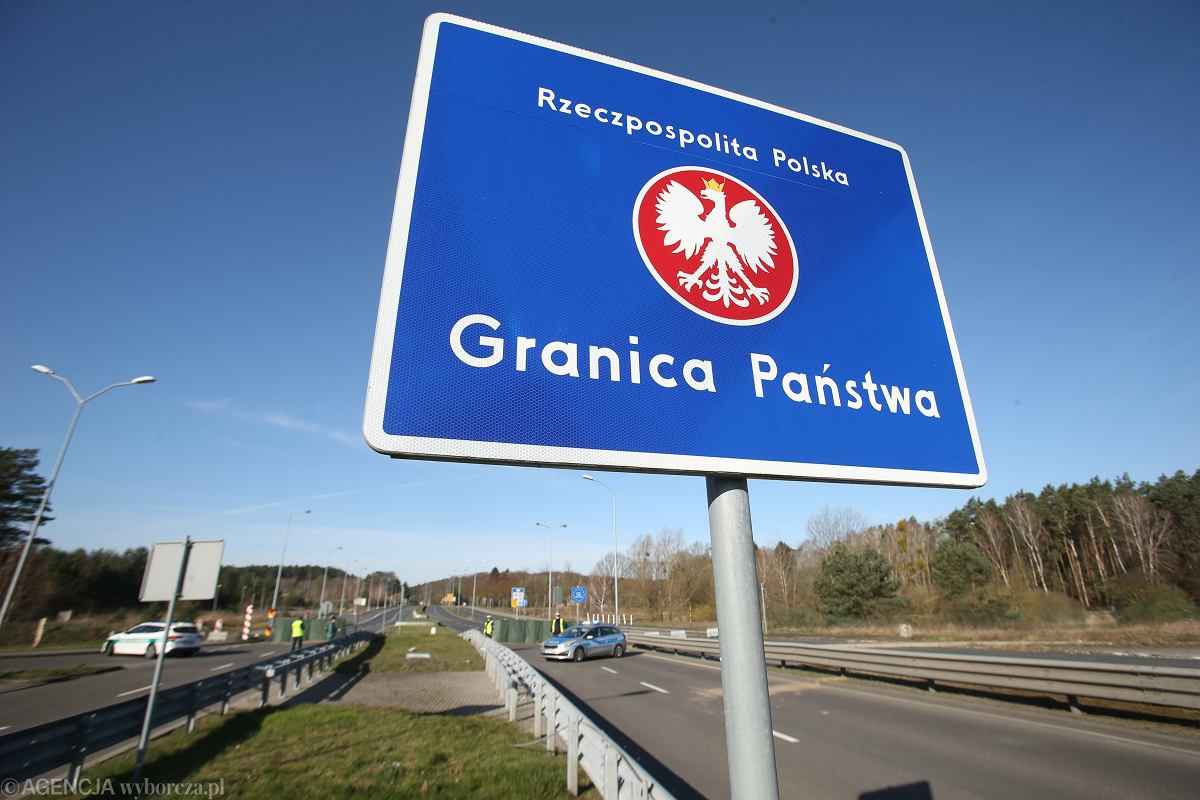 Польша пообещала не закрывать последний грузовой переход на границе с Беларусью