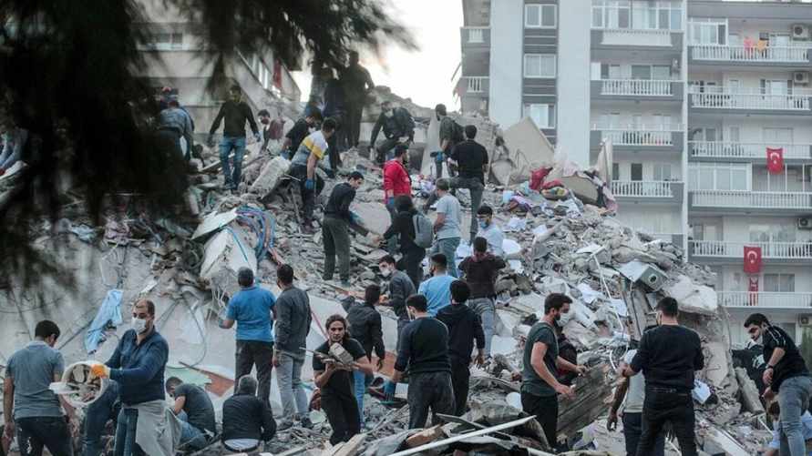 В Турции число погибших от землетрясения выросло до 284