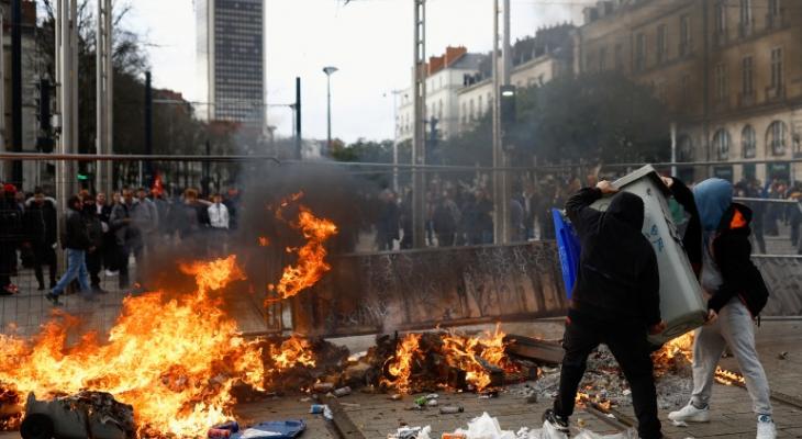 Во Франции начались новые протесты, задержаны сотни людей