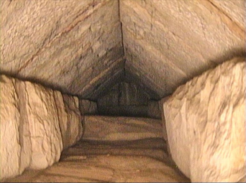 Ученые нашли в пирамиде Хеопса новый коридор