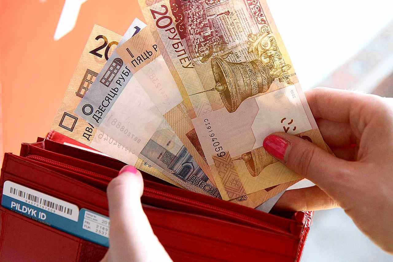 Алкоголь или образование? Белстат рассказал, на что белорусы тратят больше денег