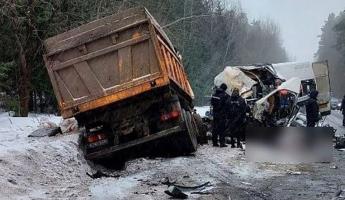 Назвали причины гибели пассажиров маршрутки под Смолевичами: Школьный автобус сломался, МАЗ был без техосмотра