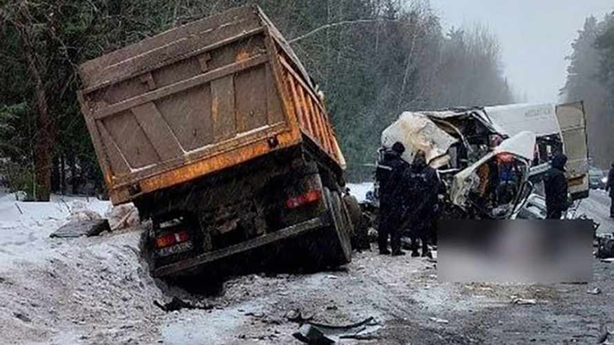 Назвали причины гибели пассажиров маршрутки под Смолевичами: Школьный автобус сломался, МАЗ был без техосмотра