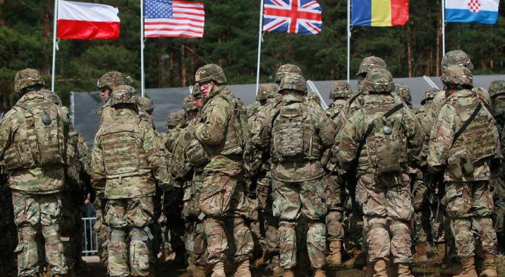 В НАТО заговорили о размещении 300 тысяч военных на границе с Беларусью и Россией – Politico
