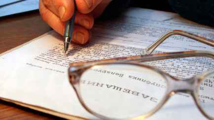 Можно ли белорусам написать завещание дома и не ходить к нотариусу? Юристы ответили