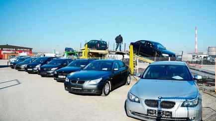 Белорусам усложнили ввоз автомобилей из-за границы. Что известно?