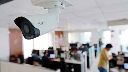 Когда в Беларуси наниматель может следить за работниками через камеры? В НЦЗПД рассказали