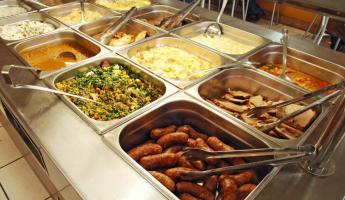 В белорусских школах обычный обед заменят на шведский? Рассказали в БГУТ