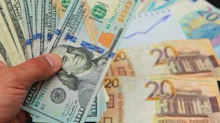 Курсы доллара и евро в Беларуси выросли до максимума за 10 месяцев